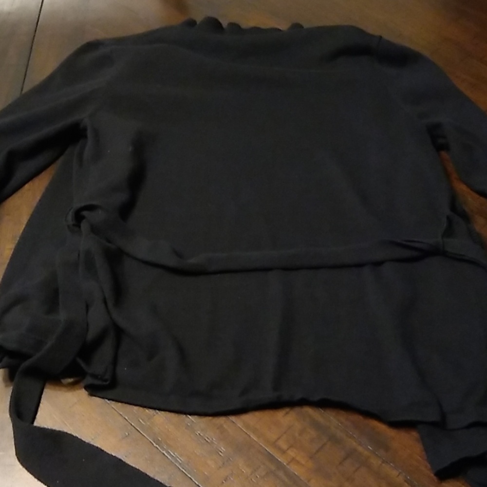 Kristin Davis Black Ruffles and Wrap cardi… - Picture 4 of 5